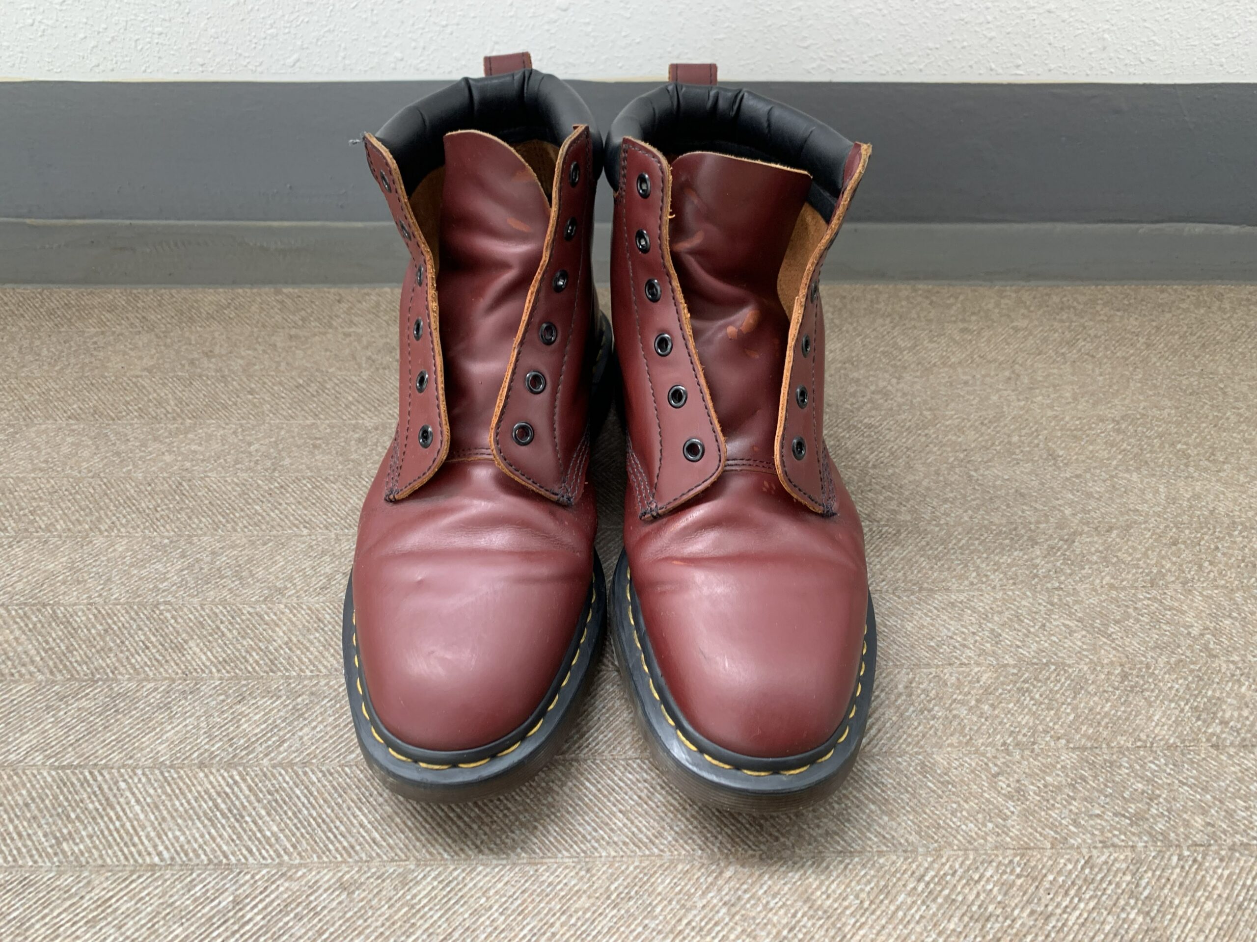 How to Dye Dr Martens Black - Kwa