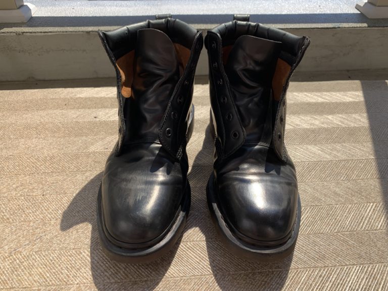 How to Dye Dr Martens Black - Alex Kwa