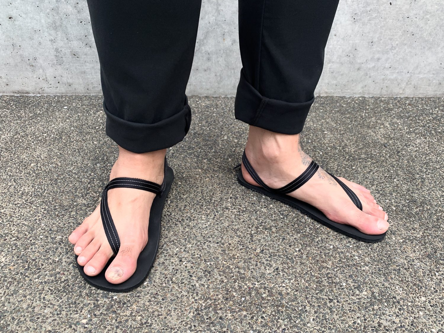 Earth runners cheap vs luna sandals