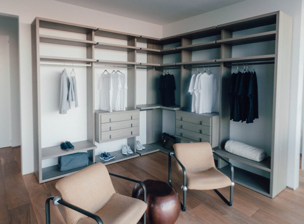 This is NOT what all minimalist wardrobe looks like.