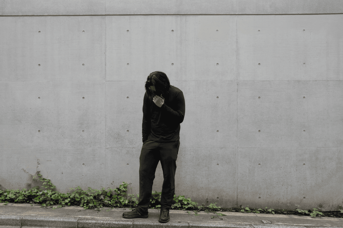 With the Airinum Mask, Wool&Prince Henley, Outlier Injected Linen Pants and KEEN UNEEK Sandal.