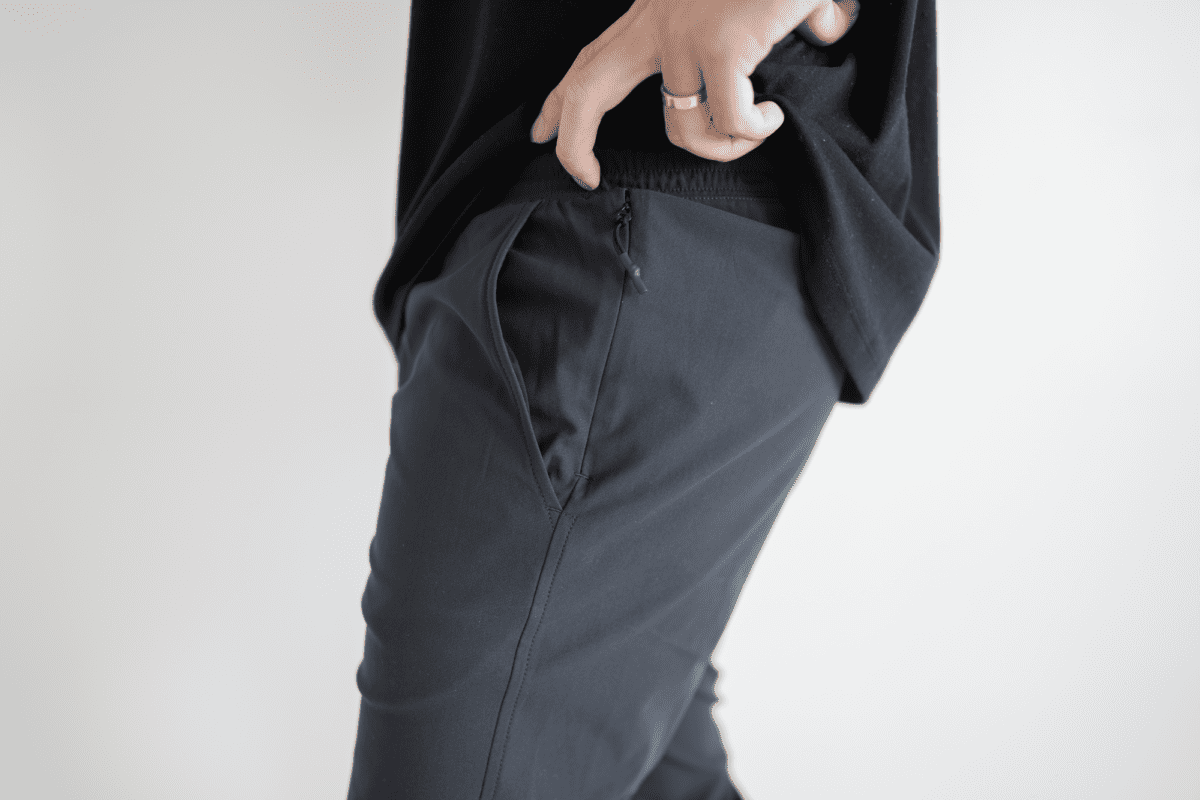 The sleekness of the Western Rise Spectrum Jogger really shines through in these small details, making the jogger a great option for travel as well.