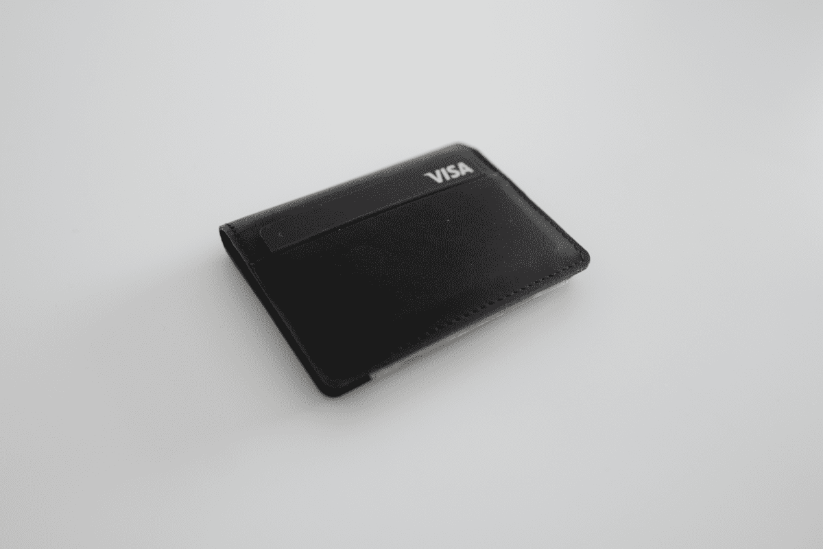 Nomad Bifold Wallet (2021) Review – TheCanadianTechie