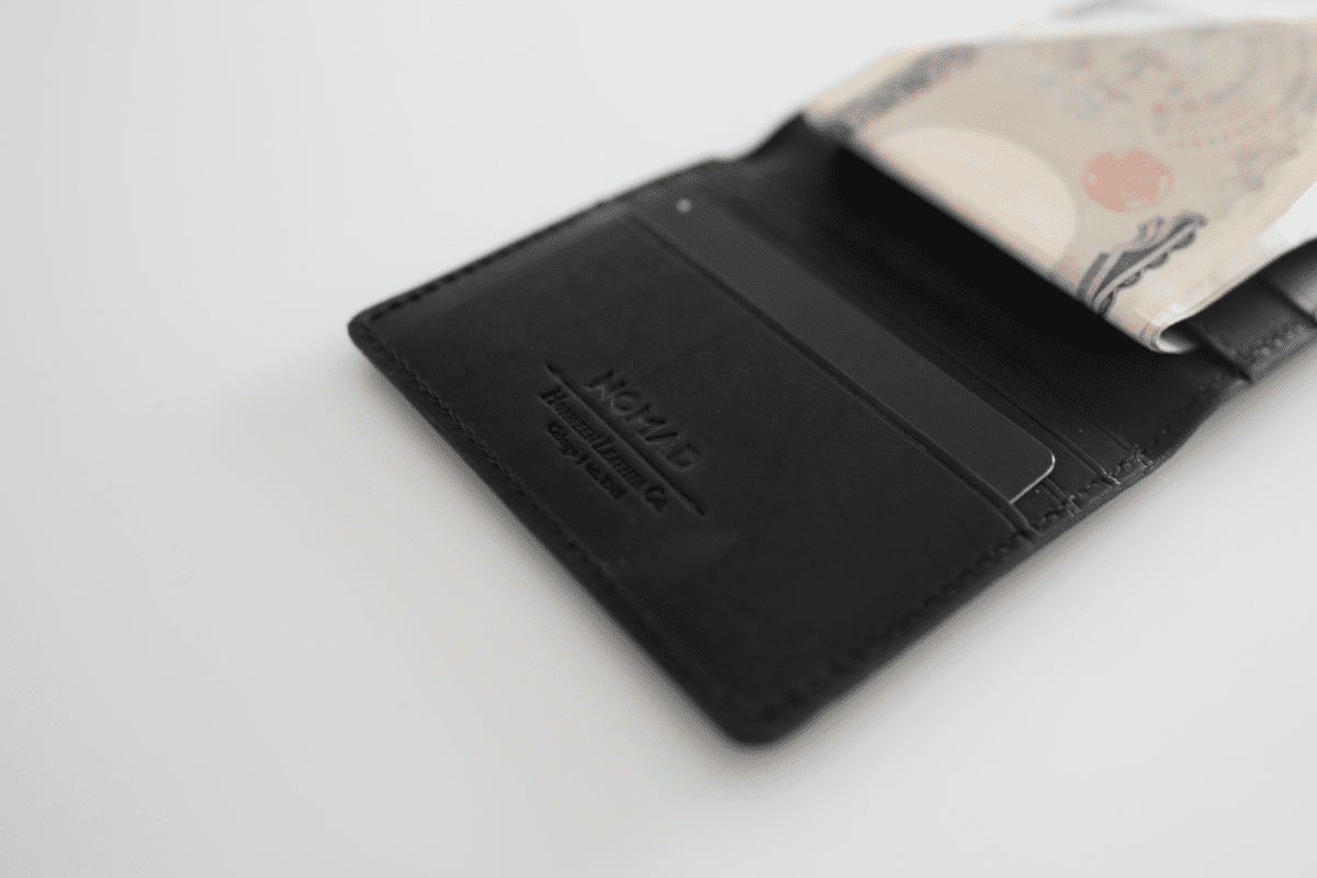 Nomad Card for AirTag Leather Wallet Review 