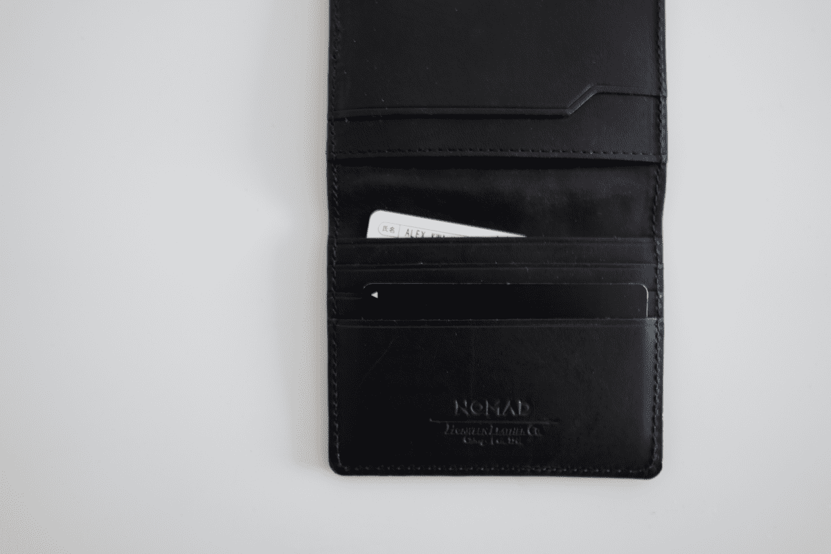 NOMAD Bifold Wallet Review - Alex Kwa