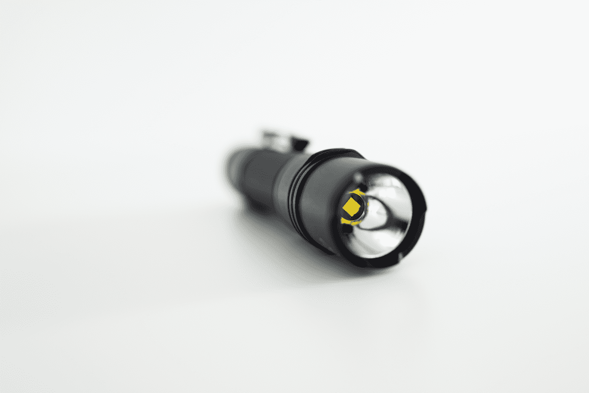 The Nitecore MH11 carries a smooth-type reflector for more focused beam.