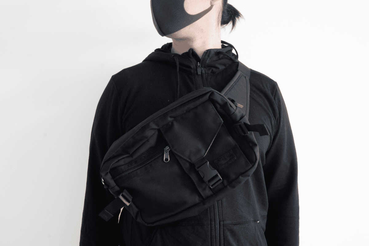 TOM BIHN Le Grand Derriere Review - Alex Kwa