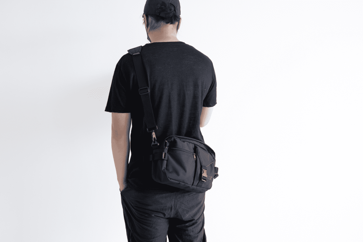 TOM BIHN Le Grand Derriere Review - Alex Kwa