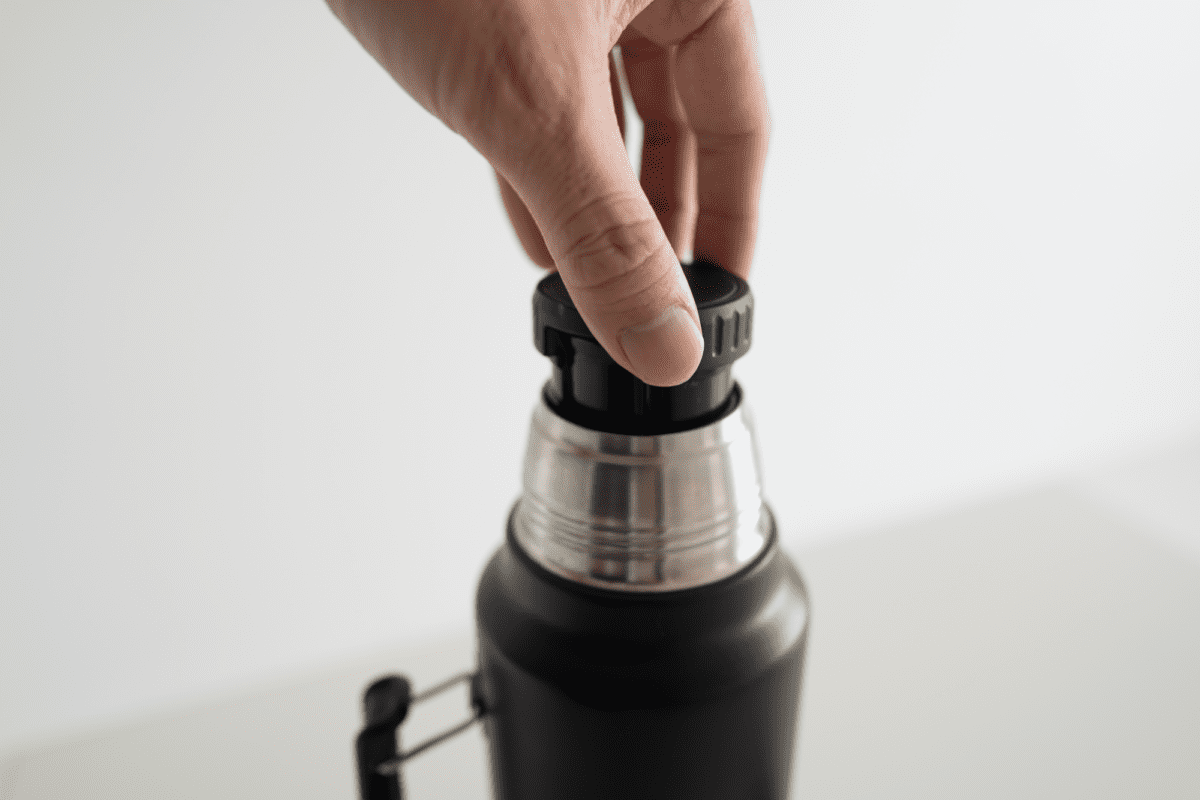 ❄ Stanley Classic Vacuum Bottle Review Stanley vs Thermos Vacuum Insulated  Water Bottle Ice Test 🔥 