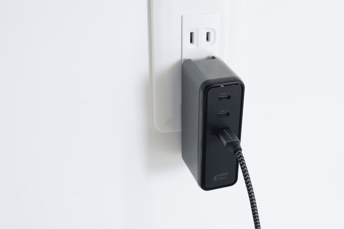 Satechi 100W USB-C PD Compact GaN Charger Review - Alex Kwa