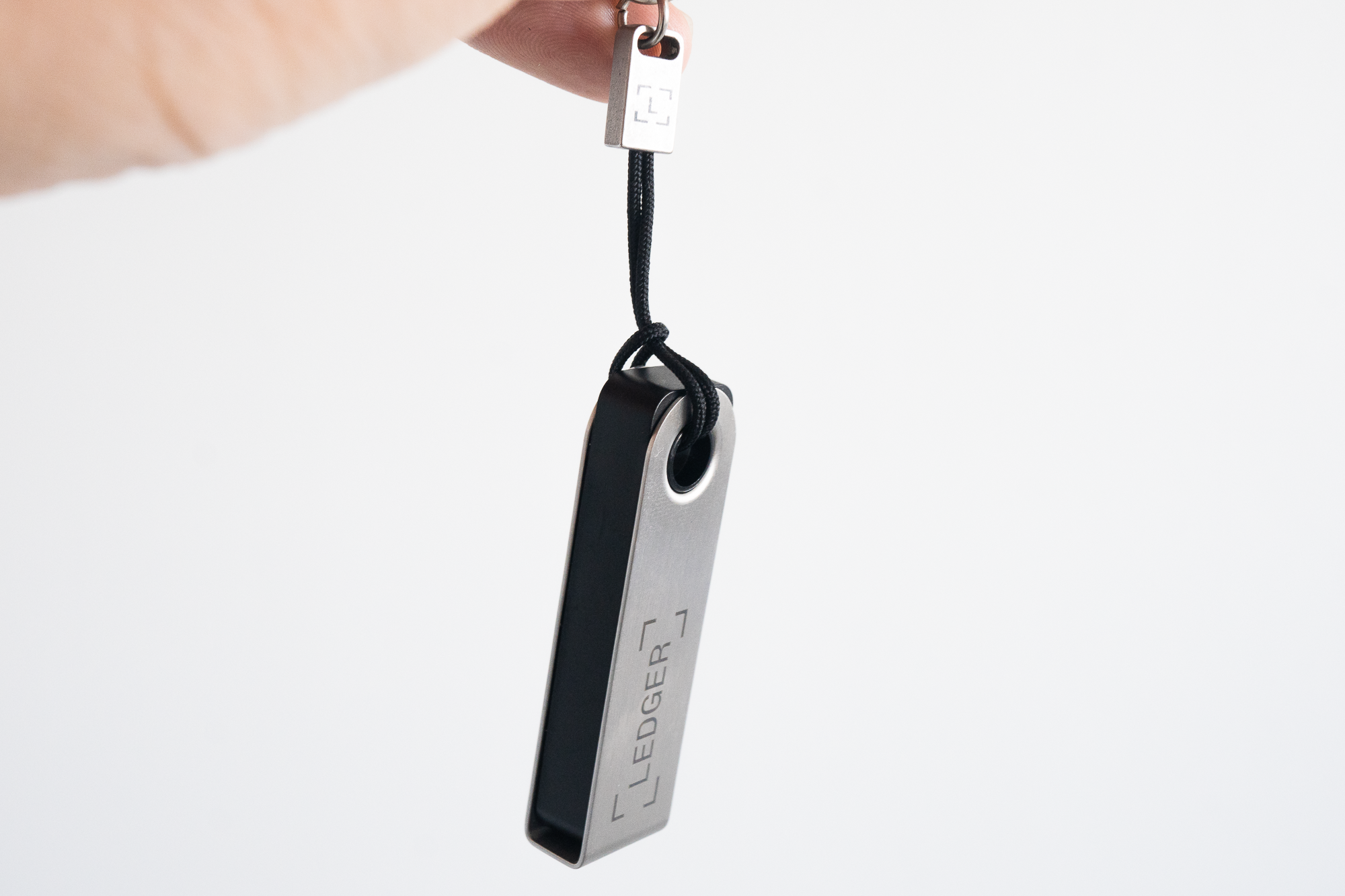How to Attach the Lanyard to the Ledger Nano S Plus - Alex Kwa
