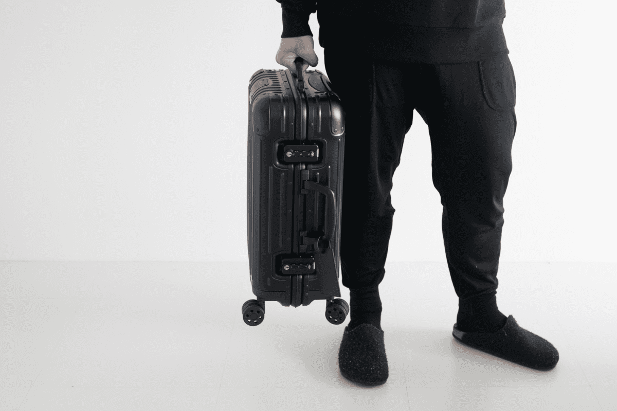 4K Review: Rimowa original Check-In L / how much damage did the first  flight? 