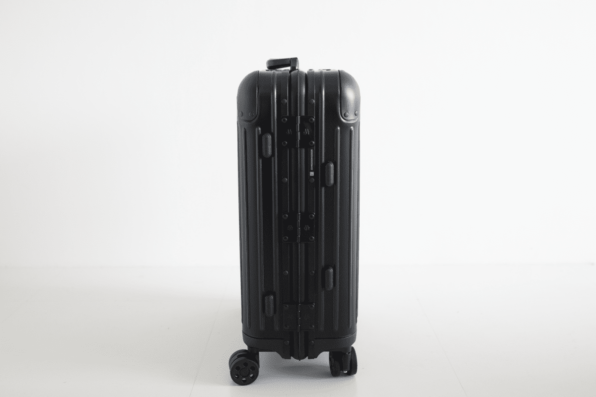 Review of the Rimowa Carry-On: Rimowa Essential Small Cabin Case