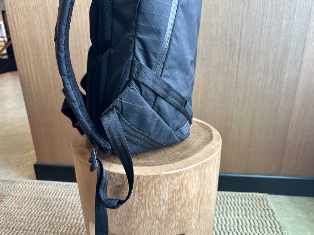 NOMAD AirTag Accessories Review - Alex Kwa