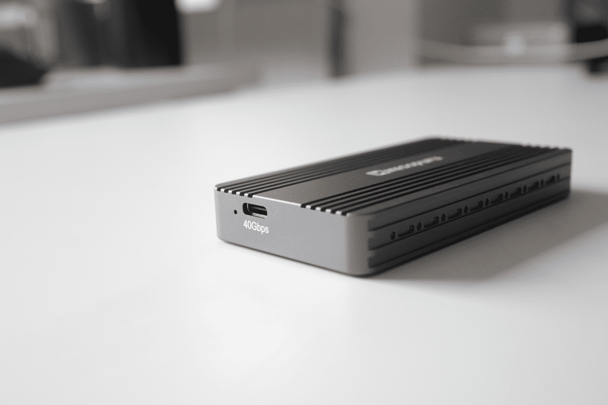 Minisopuru 40Gbps M.2 NVMe SSD Enclosure with Thunderbolt Cable